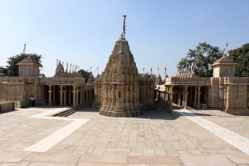 Saatbees Deori (Digamber Jain Temple) 7